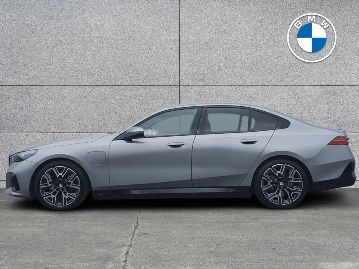 BMW 5-Series 530e M Sport Pro Saloon - Image 3