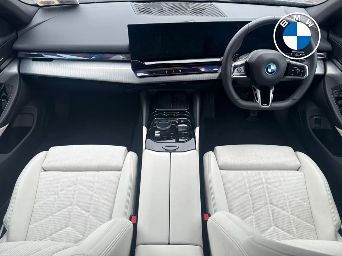 BMW 5-Series 530e M Sport Saloon - Image 4