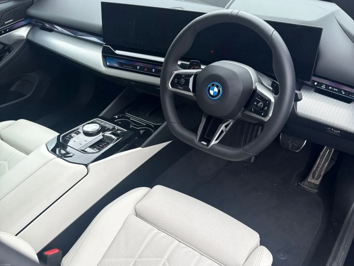 BMW 5-Series 530e M Sport Saloon - Image 6