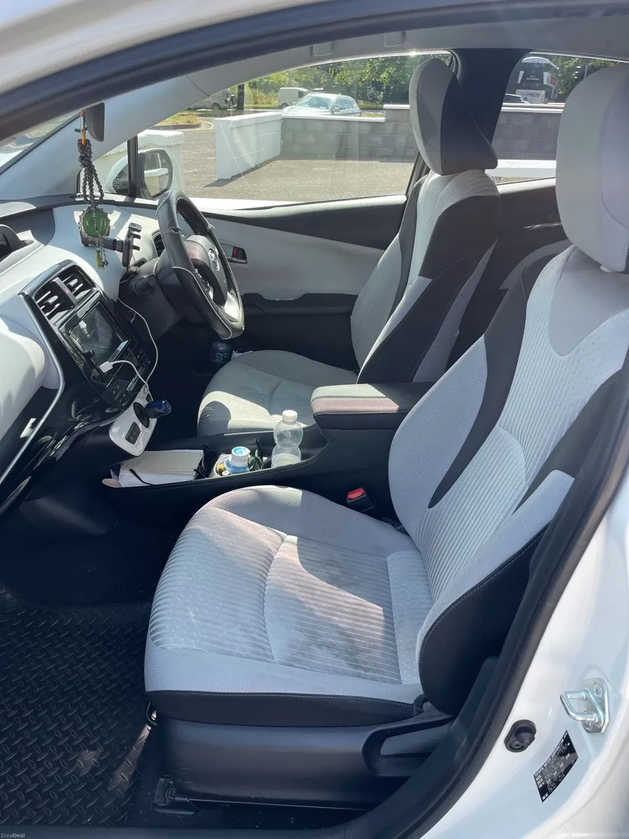 Toyota Prius 162D - Image 4