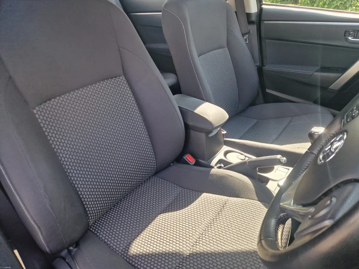 Toyota Corolla PETROL LUNA 2015 - Image 6