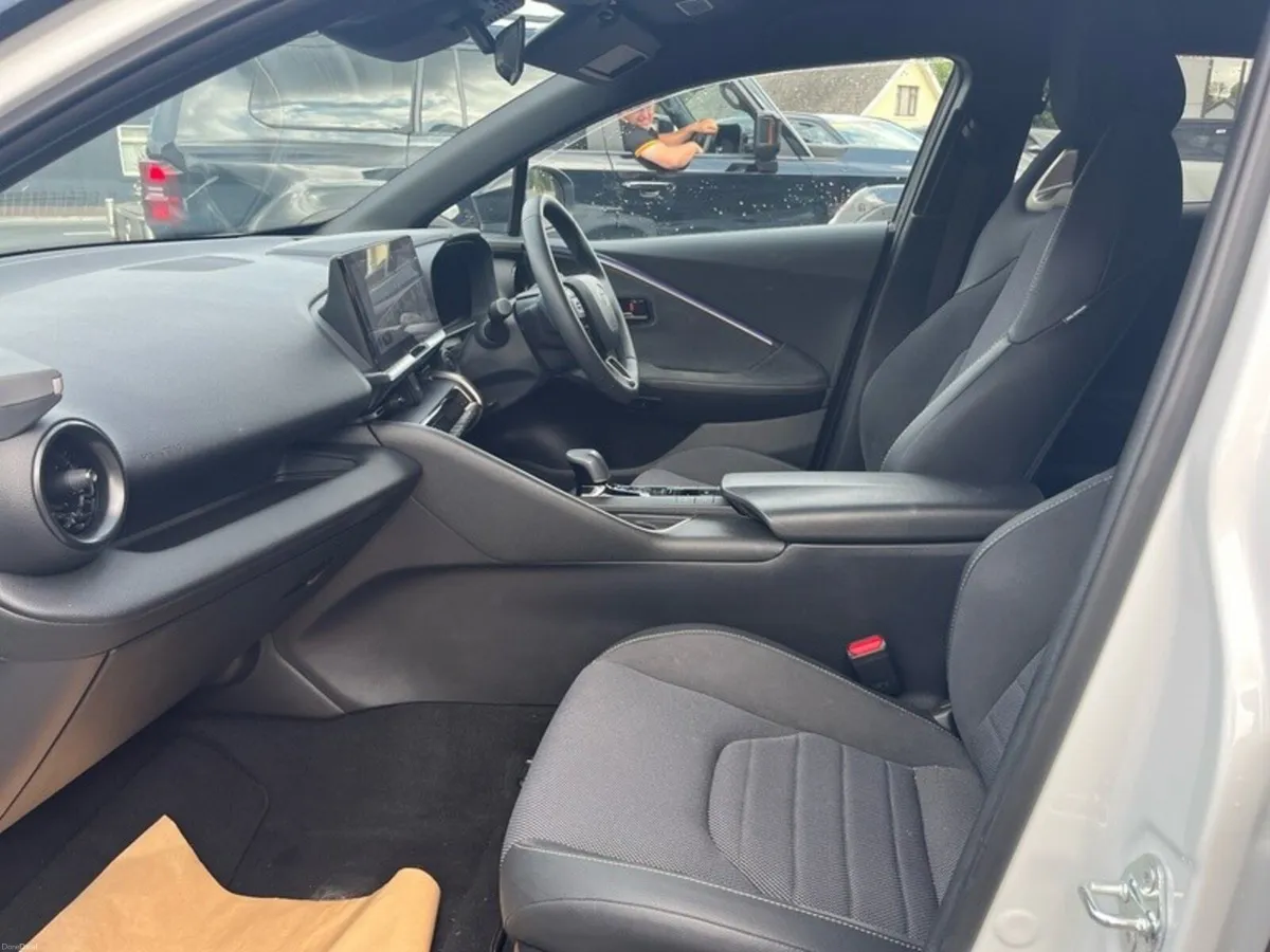 Toyota C-HR USED CAR SALE!! PHEV SOL - Image 6