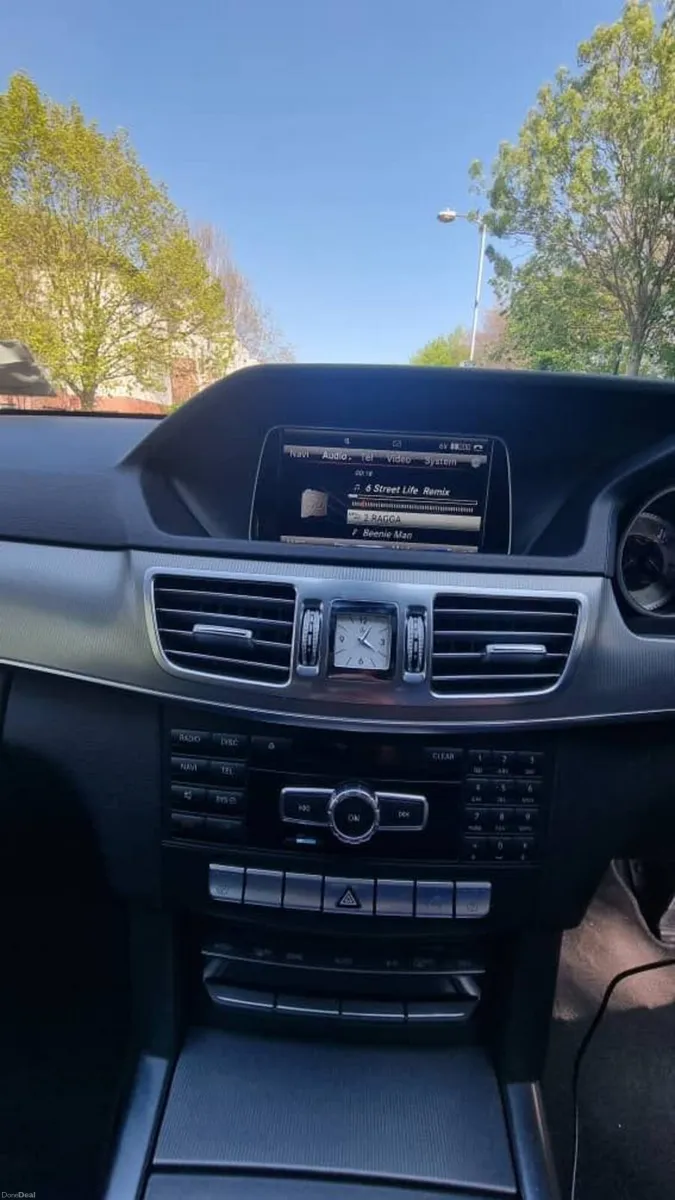 Mercedes-Benz E300 2015 - Image 2