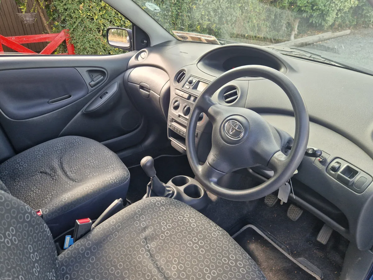 Toyota Yaris 2005 - Image 5
