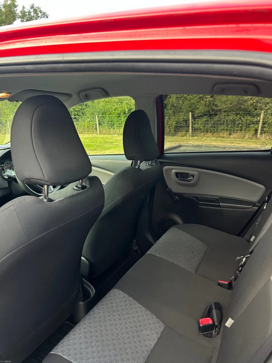 Toyota Yaris 2014 - Image 2