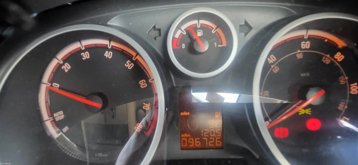 Low mileage vauxhall  corsa - Image 4