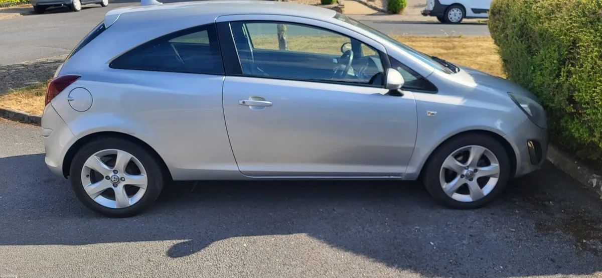 Low mileage vauxhall  corsa - Image 6