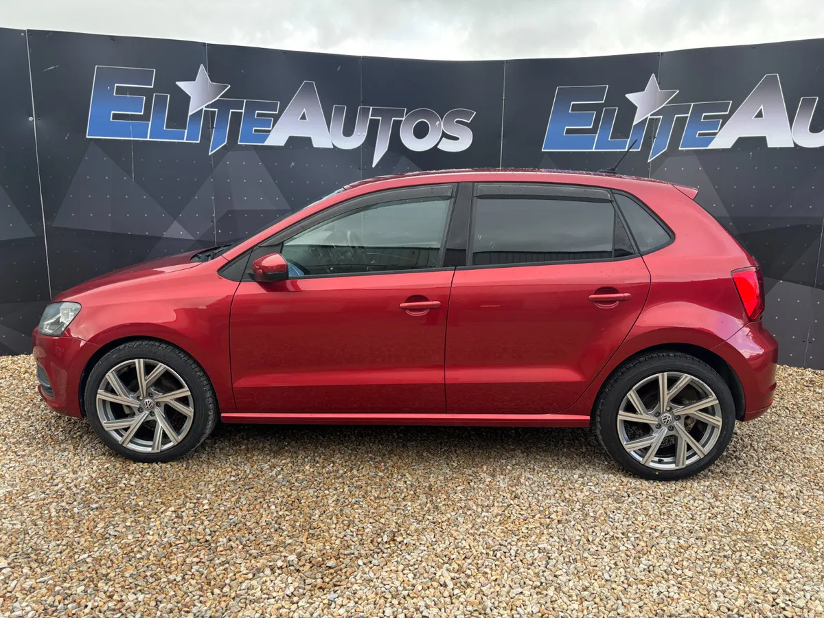 Volkswagen Polo TSI 1.2 Automatic 2015 - Image 2