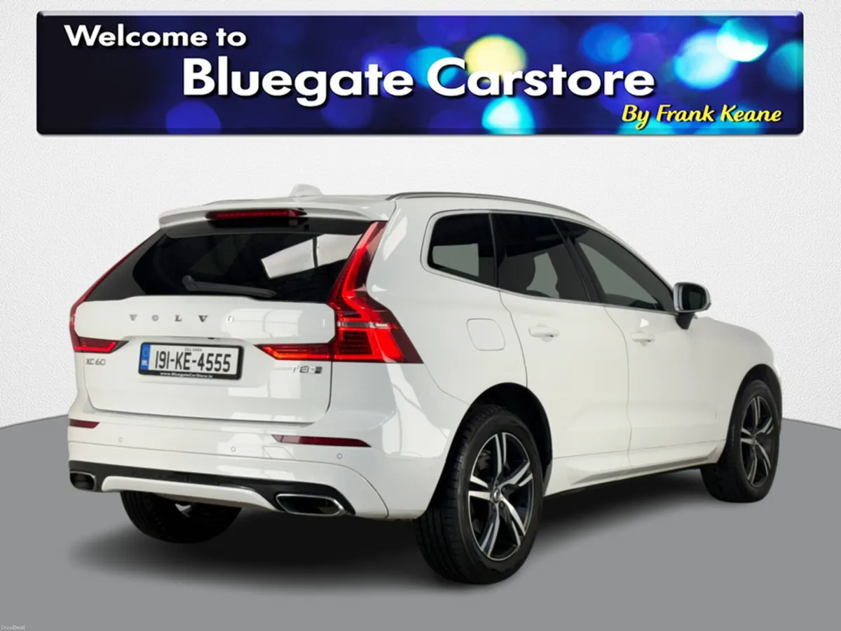 Volvo XC60 2.0 T8 R-DESIGN PHEV AWD **FULL BLACK H - Image 4