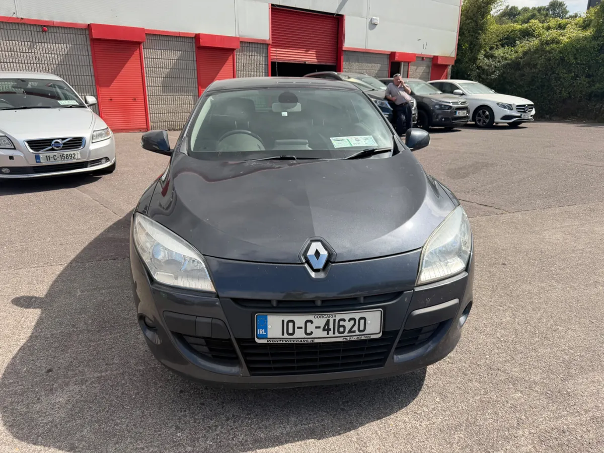 2010 Renault Megane - Image 2