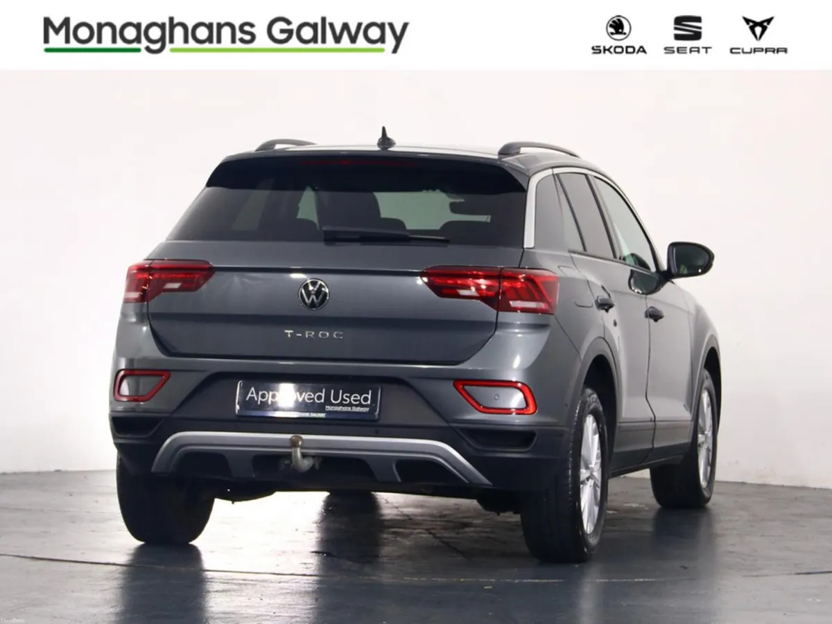 Volkswagen T-Roc LIFE 2.0 TDI MANUAL 6SPEED FWD 11 - Image 3