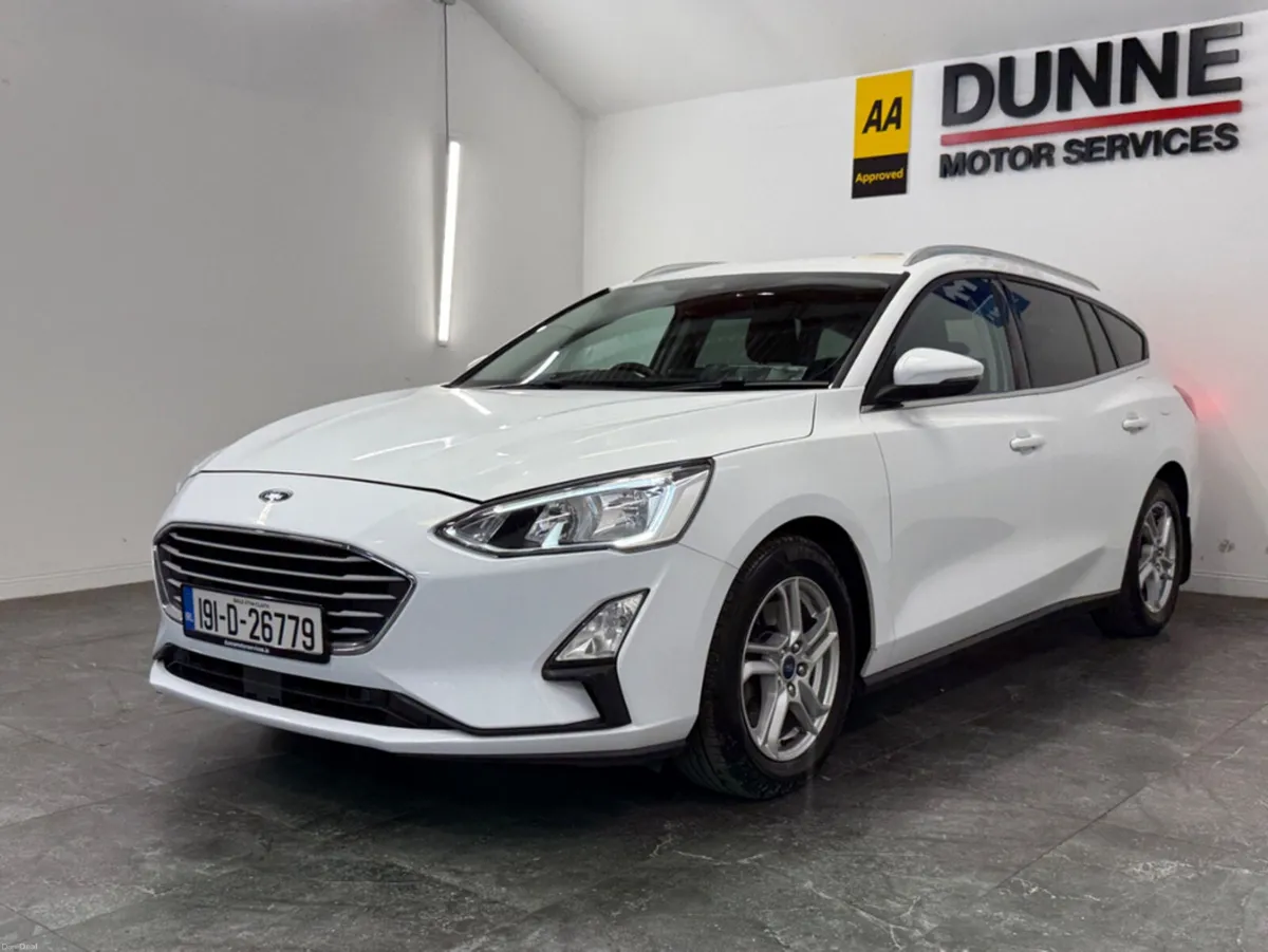 Ford Focus ZETEC 1.5 TDCI 120PS 6SPEED 4DR - Image 2