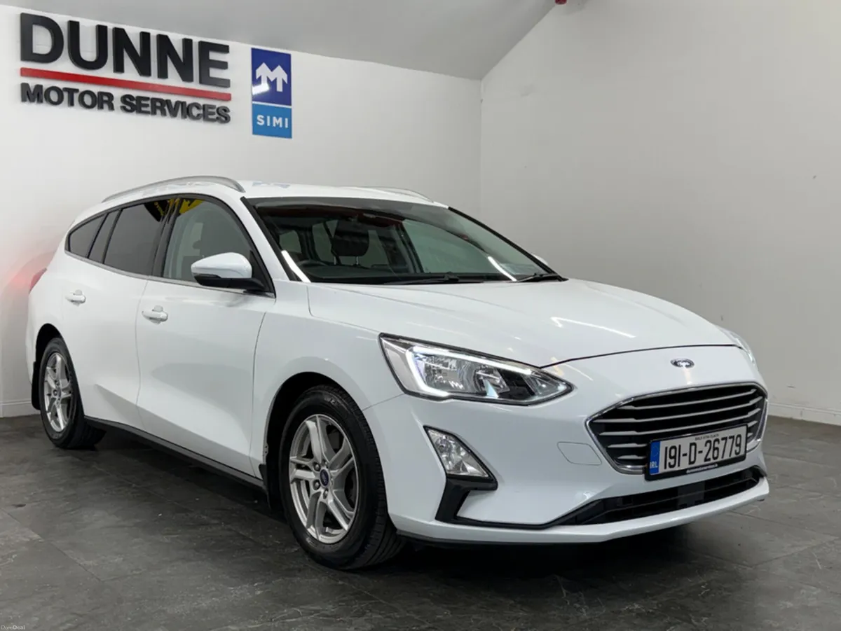 Ford Focus ZETEC 1.5 TDCI 120PS 6SPEED 4DR - Image 4