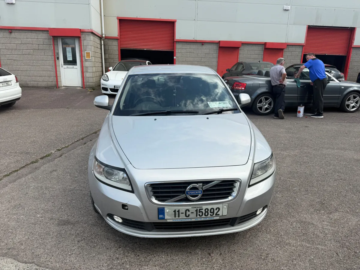 2011 Volvo S40 - Image 2