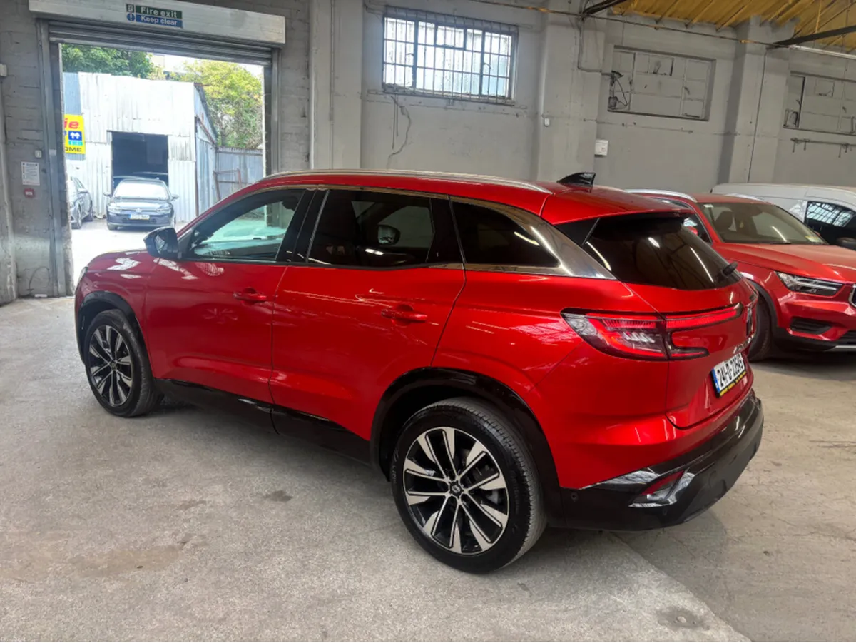 Renault Austral TECHNO E-TECH HYBRID 5 - Image 4