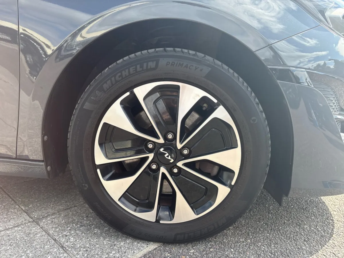 Kia Ceed PE SW PHEV 6DR AUTO - Image 4