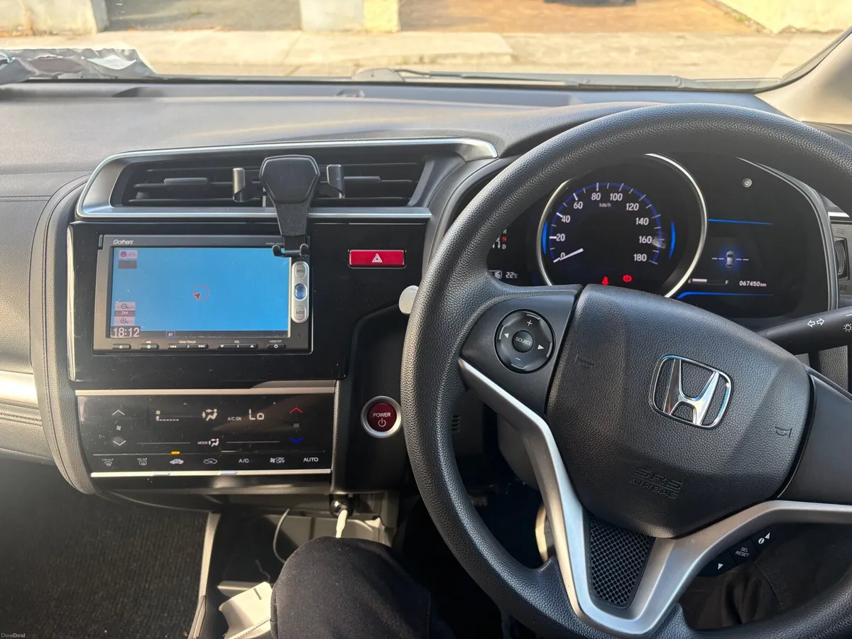 Car Honda fit - Image 3