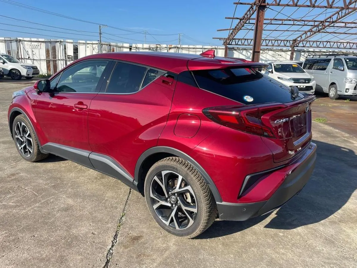 Toyota C-HR G Package Leather seats - Image 4
