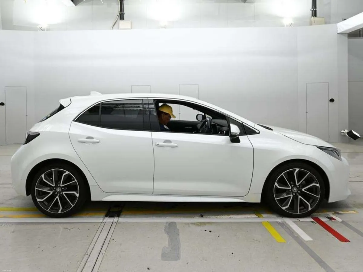 Toyota Corolla SPORTS HYBRID G Z - Image 4
