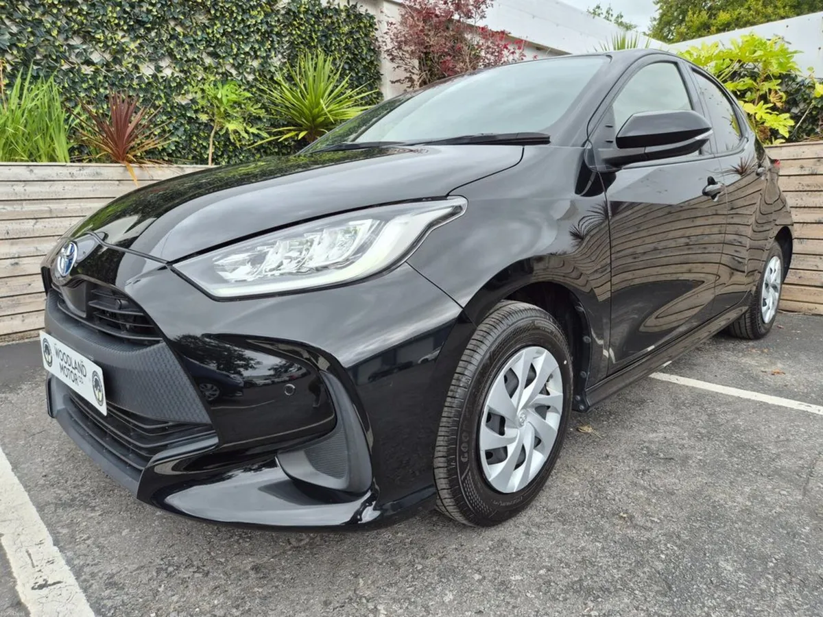 Toyota Yaris 1.5 HYBRID / X SPEC / LOW MILEAGE / T - Image 1