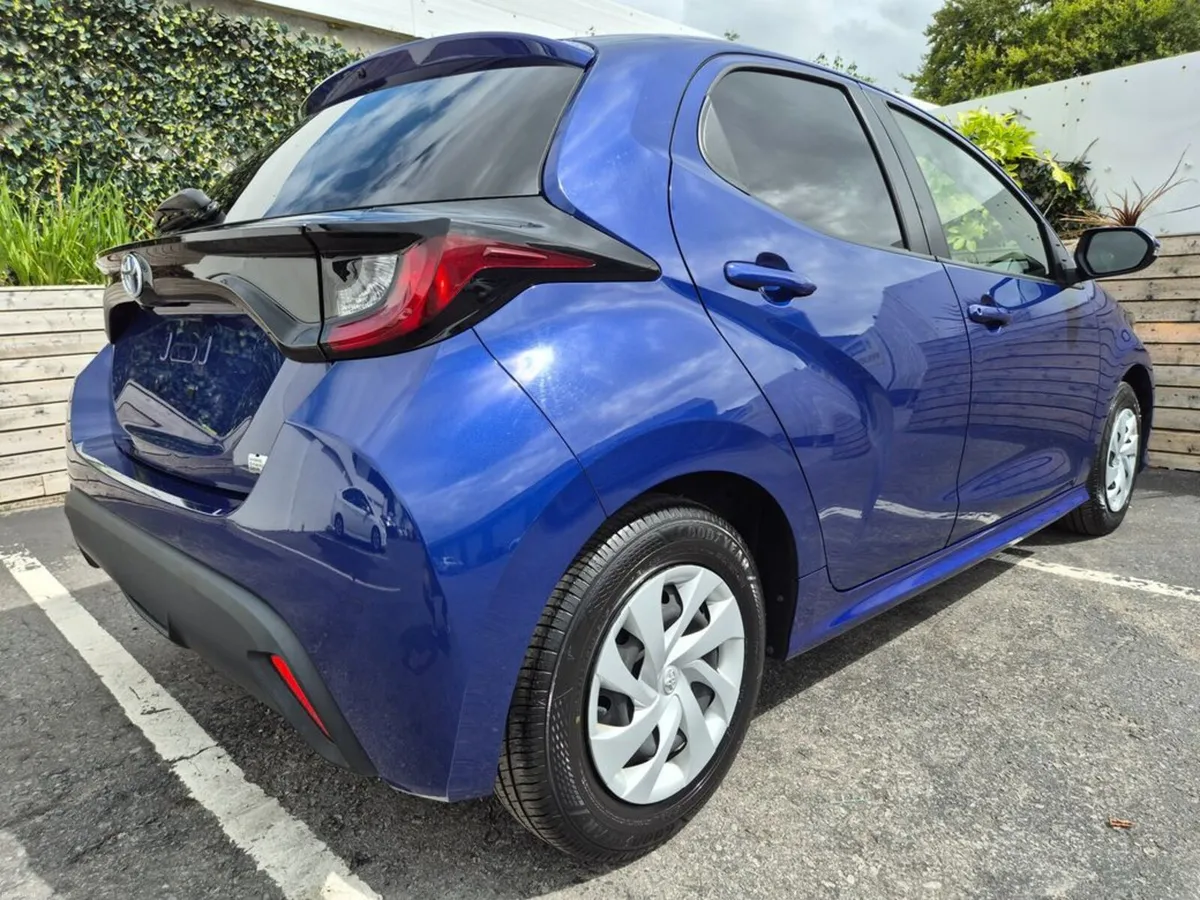 Toyota Yaris 1.5 HYBRID / X SPEC / LOW MILEAGE / T - Image 5