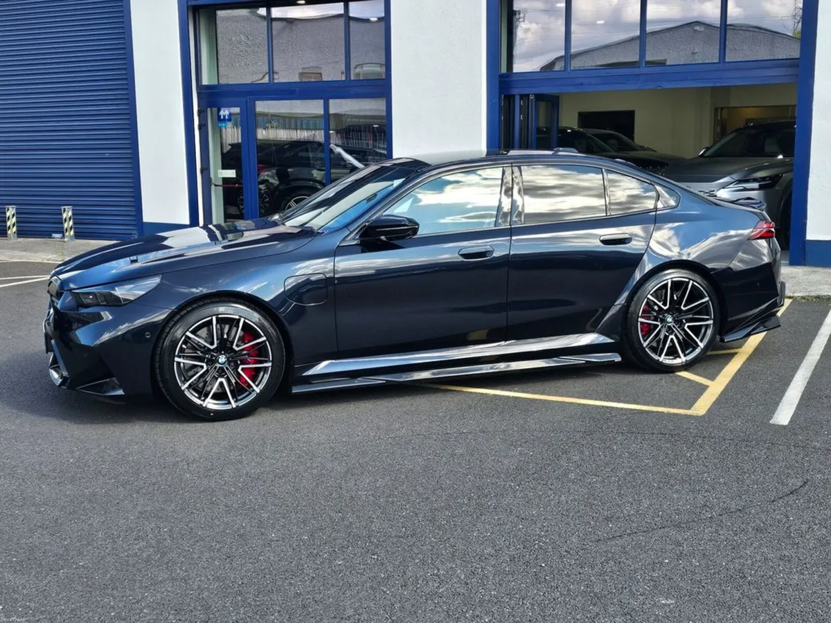 BMW M5 HUGE SPEC // LOW MILES - Image 2