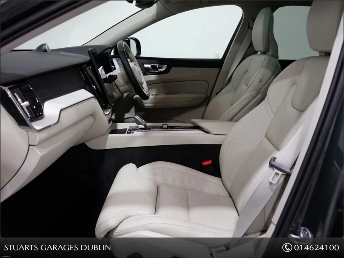 Volvo XC60 *NEW MODEL* XC60 T8 455HP AWD PHEV ULTR - Image 3