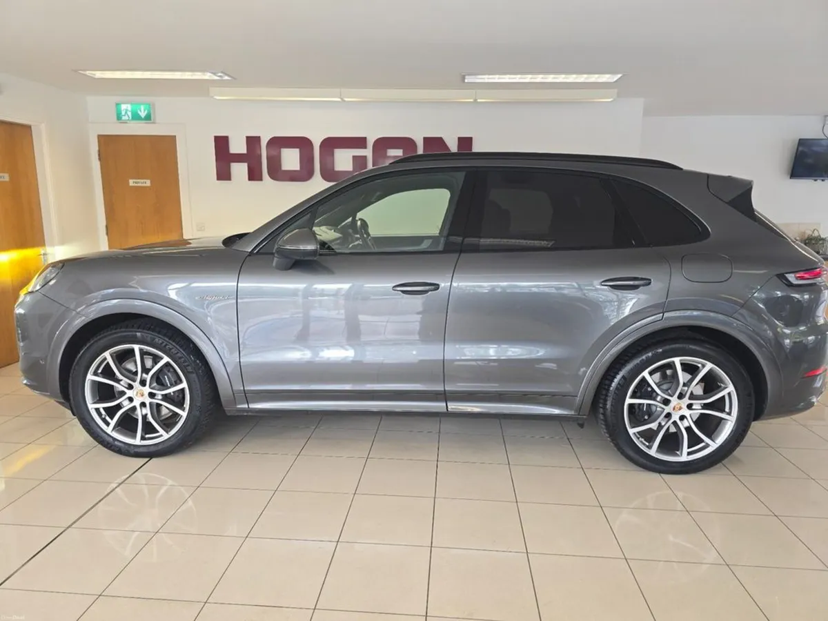 Porsche Cayenne V6 E-HYBRID PHEV - Image 4