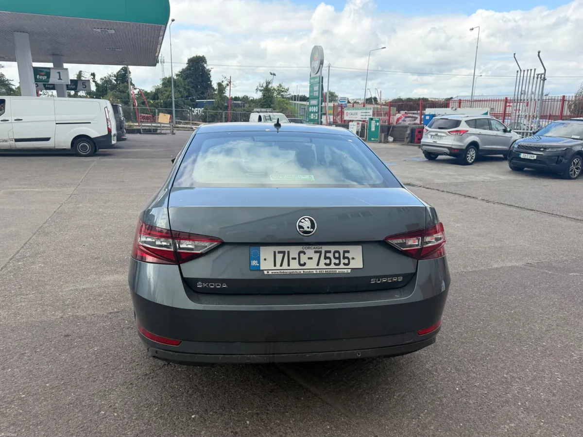 2017 Skoda Superb - Image 6