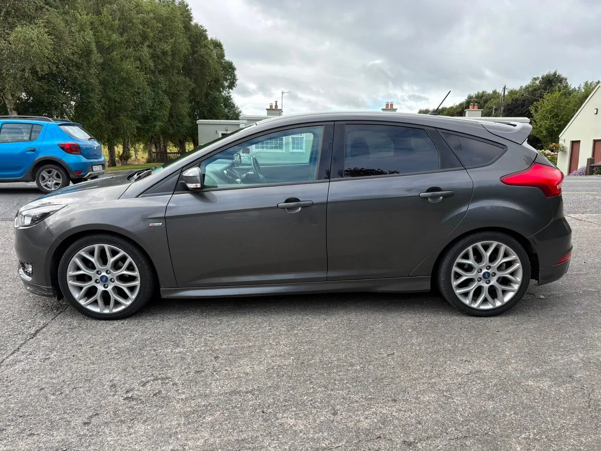 Ford Focus ST Line 2017 - Image 5