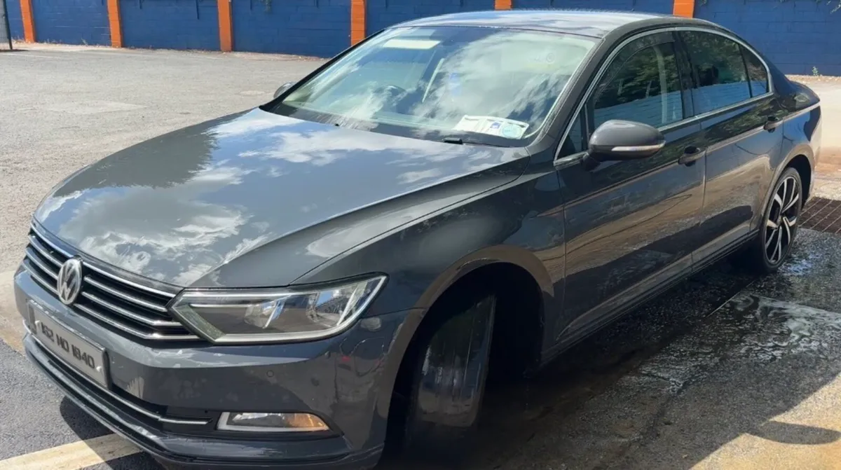 Volswagon Passat - Image 3