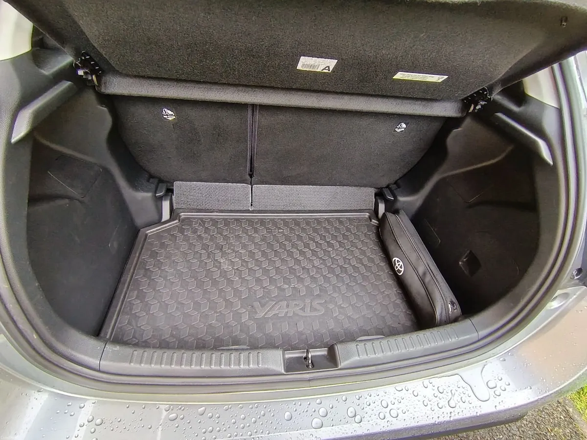Toyota Yaris 2023 1.5L Hybrid- Luna Sport - Image 5