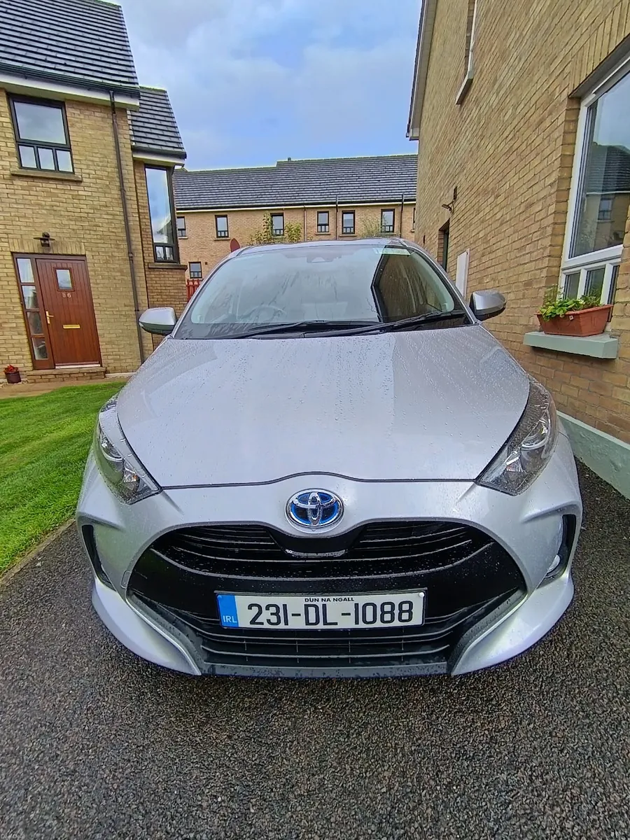 Toyota Yaris 2023 1.5L Hybrid- Luna Sport - Image 1