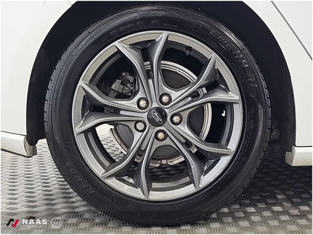 Ford Focus ST-LINE EDITION 5DR 1.5 TD 120 M6 - Image 6