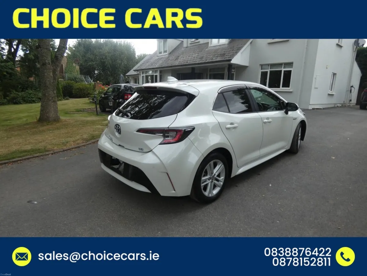 Toyota Corolla 1.8 AUTO HYBRID SPOT MODEL - Image 5
