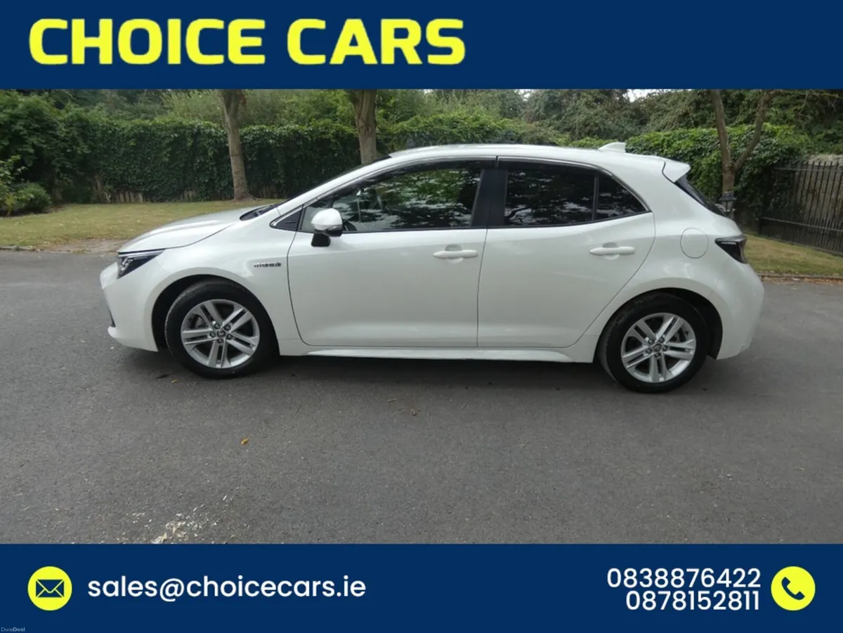 Toyota Corolla 1.8 AUTO HYBRID SPOT MODEL - Image 3