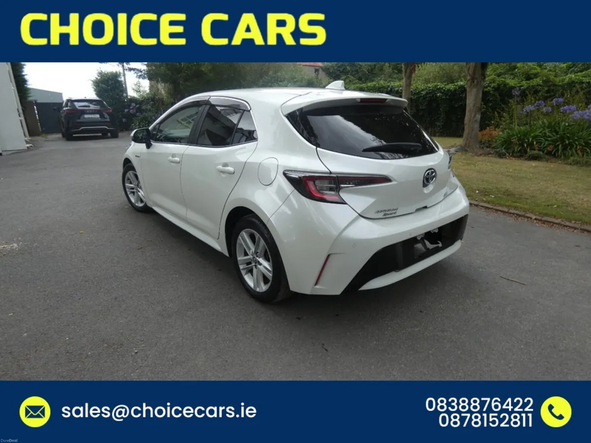 Toyota Corolla 1.8 AUTO HYBRID SPOT MODEL - Image 4