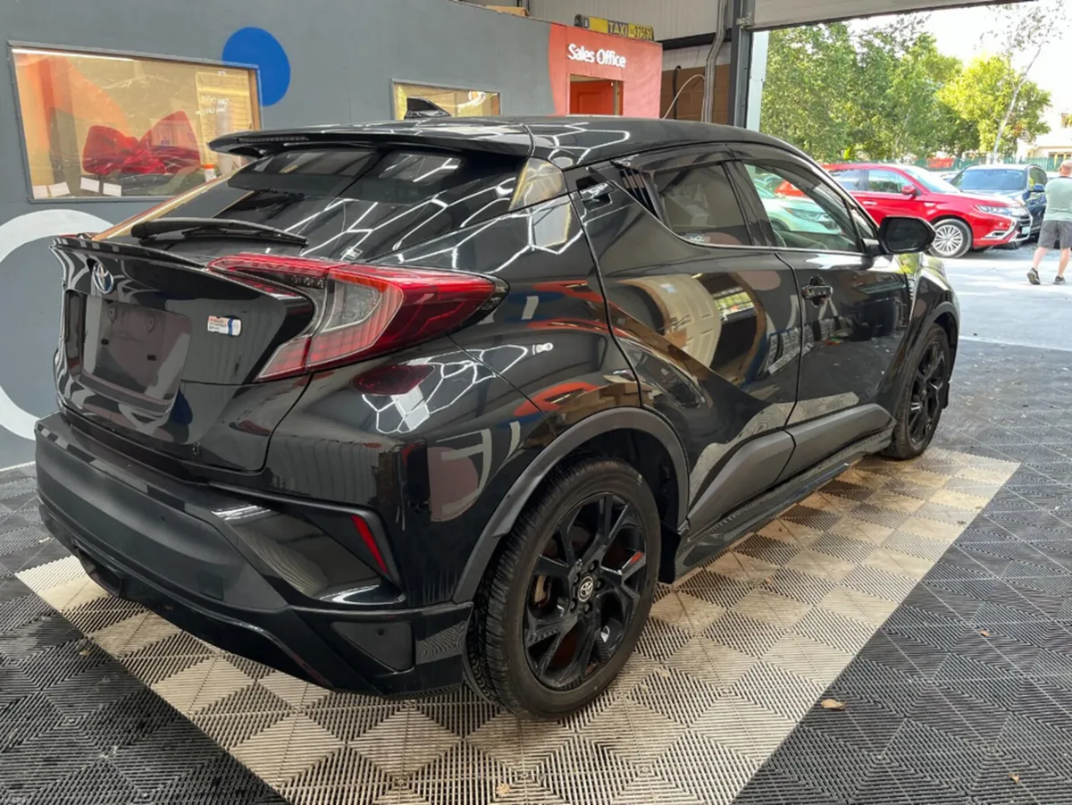 Toyota C-HR 2019 TOYOTA C-HR G MODE NERO 1.8 AUTOM - Image 3