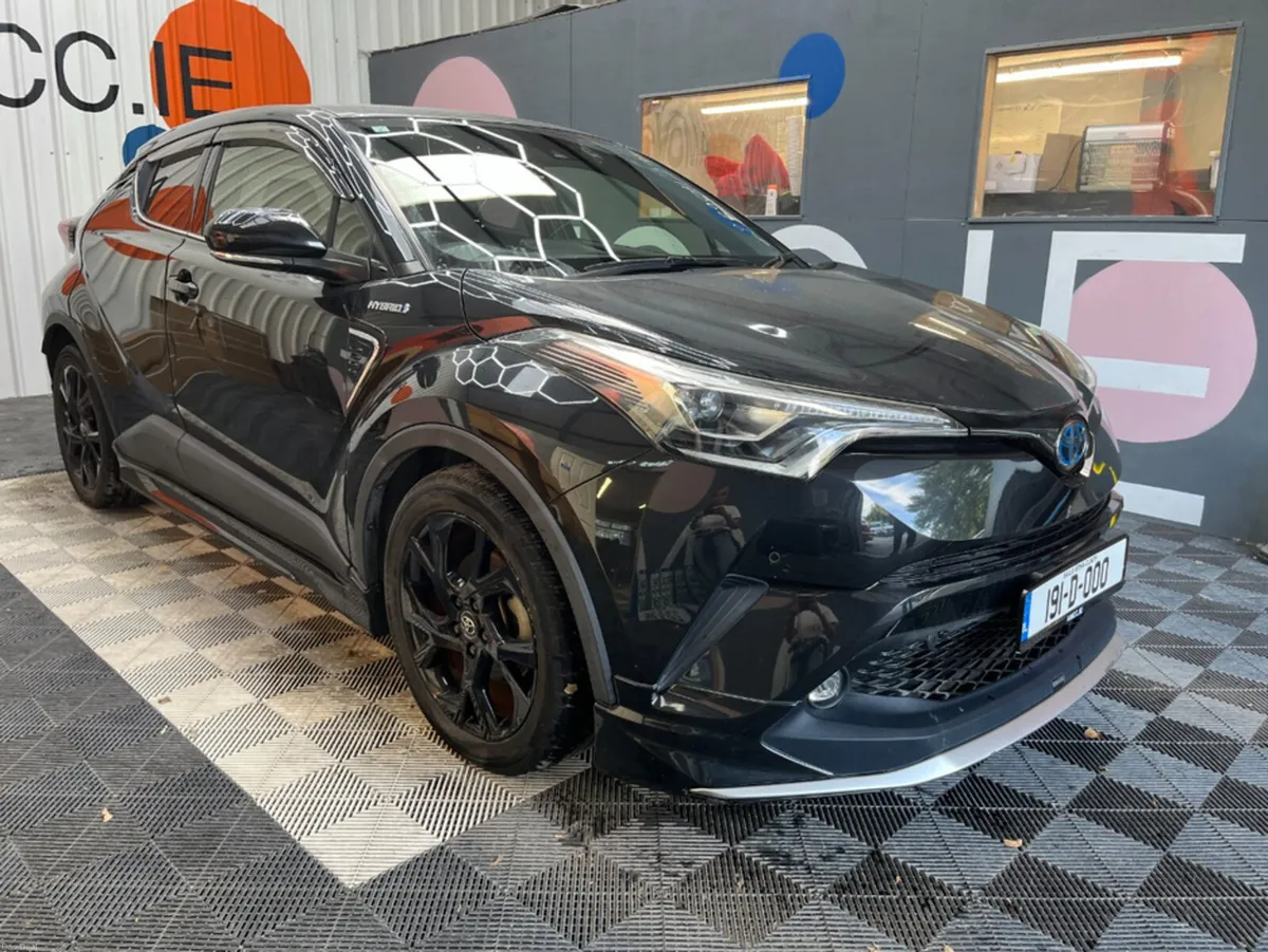Toyota C-HR 2019 TOYOTA C-HR G MODE NERO 1.8 AUTOM - Image 1