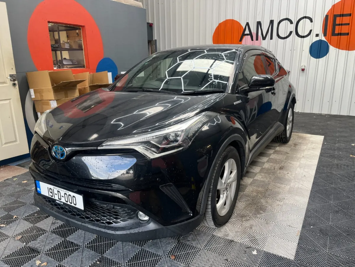 Toyota C-HR 2019 TOYOTA C-HR S LED PACKAGE 1.8 AUT - Image 6