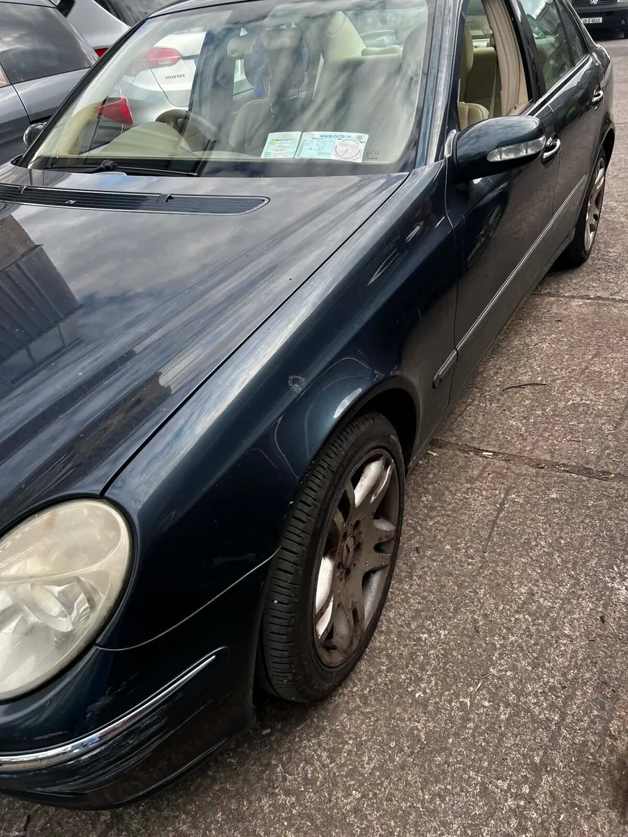 Mercedes E 200 - Image 5