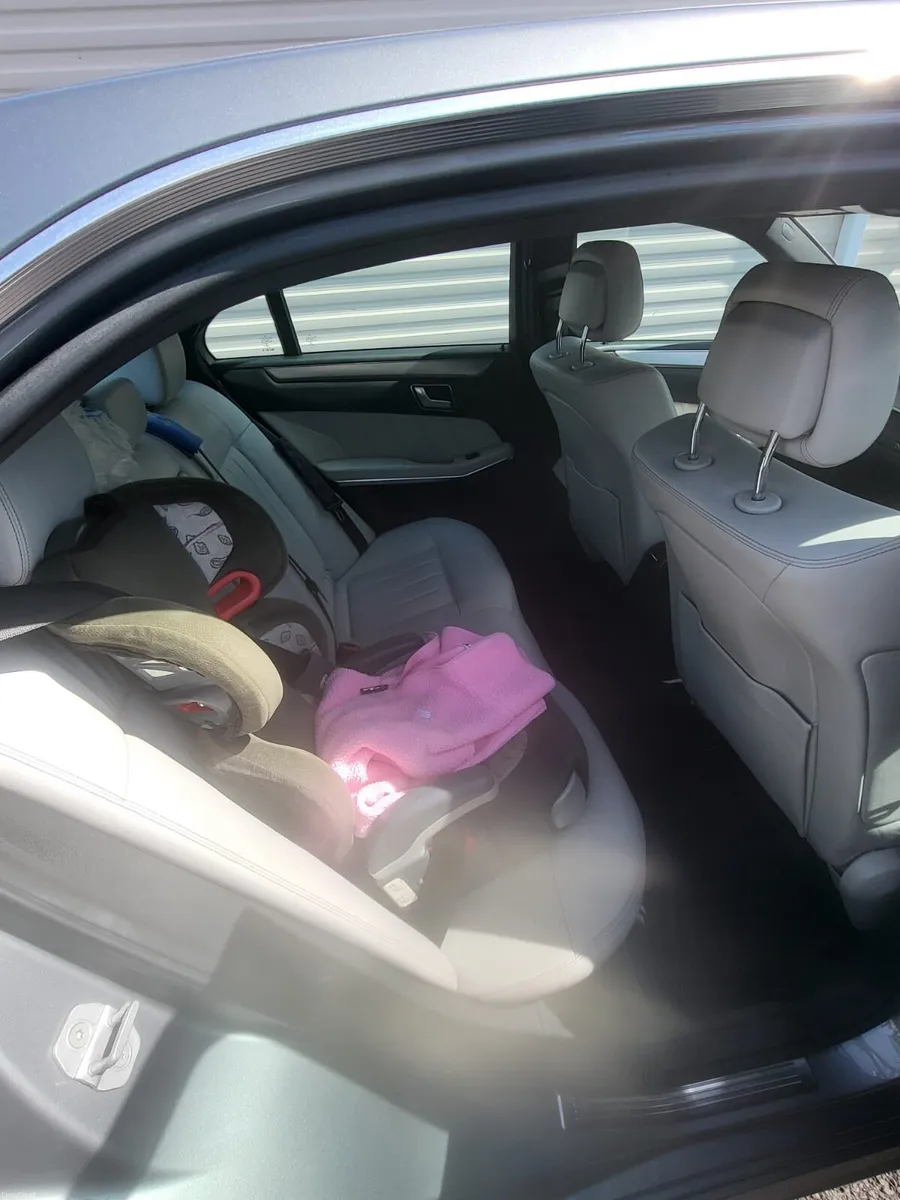 Mercedes E200 - Image 3