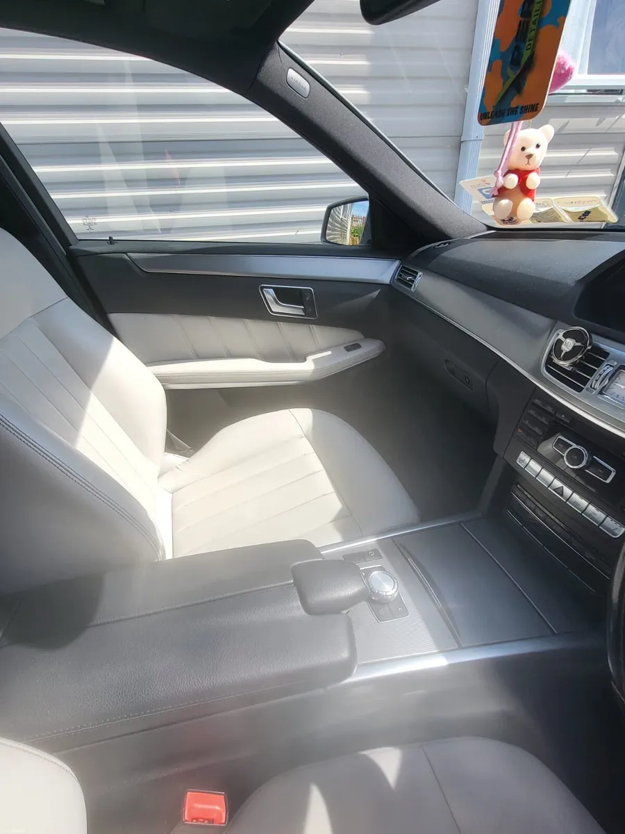 Mercedes E200 - Image 5