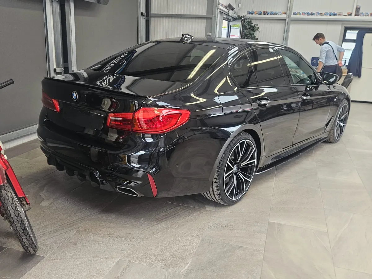 18 BMW 520 SERIES M-SPORT - Image 2