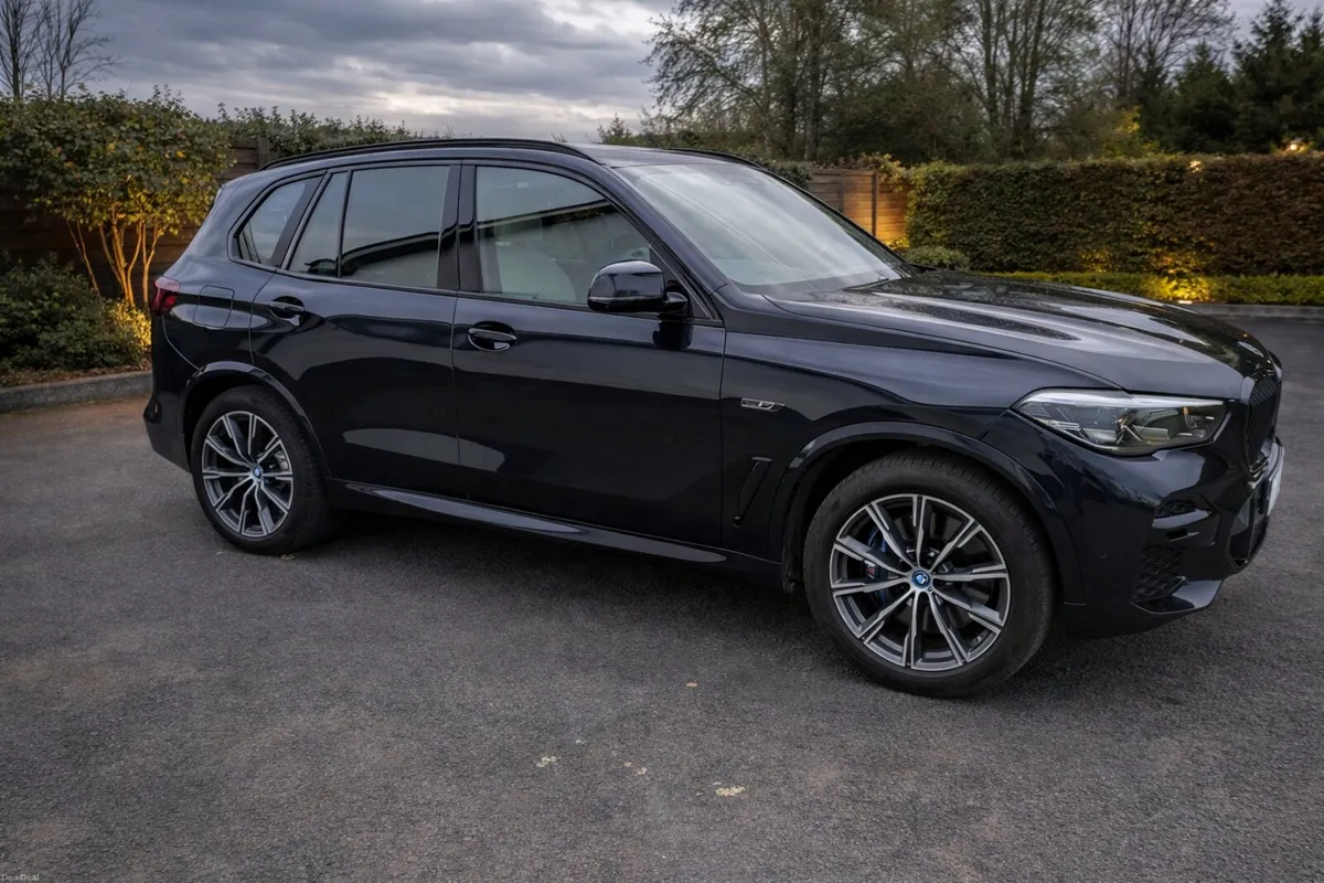 BMW X5 45e M Sport Plug-In Hybrid | Massive Spec - Image 2