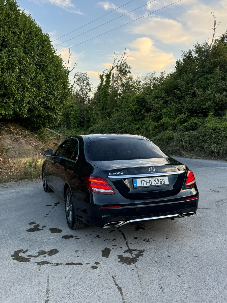 2017 Mercedes-Benz E 200d - Image 2