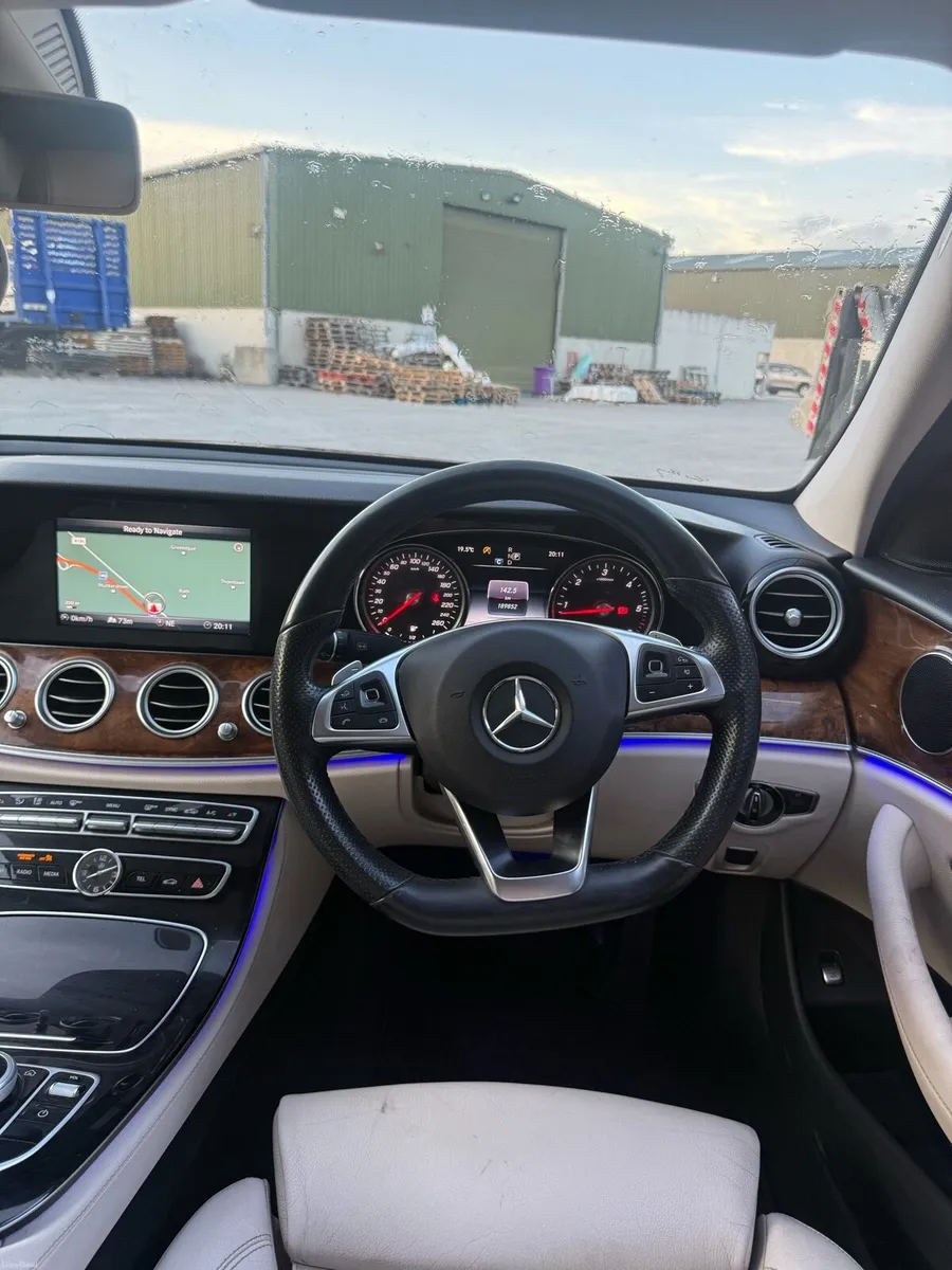2017 Mercedes-Benz E 200d - Image 5