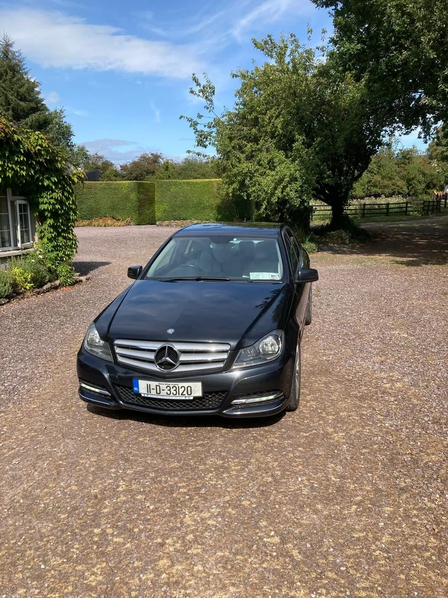 2011 Mercedes Benz C200 in excellent condition - Image 1
