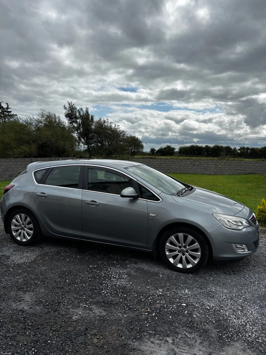 2010 Vauxhall Astra SE 1.6 Petrol - Image 2