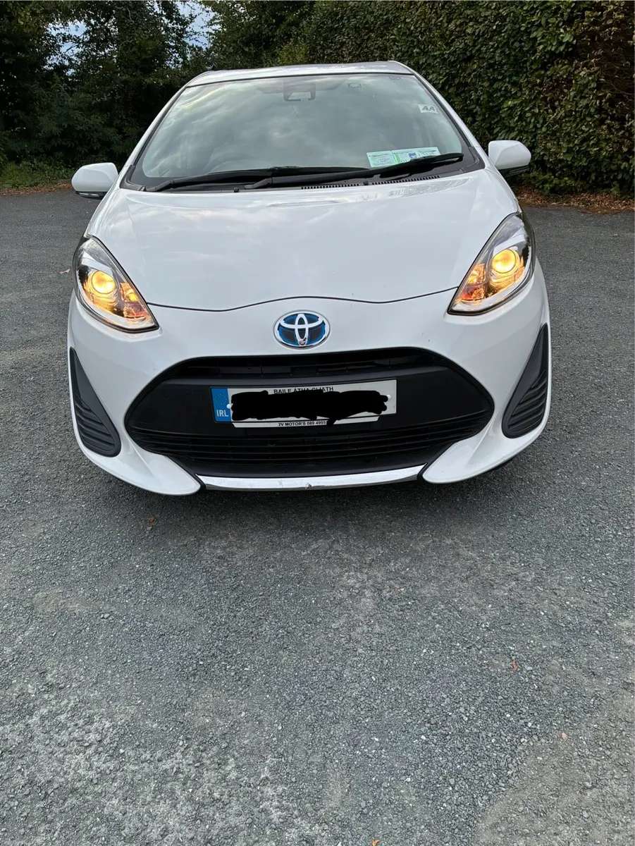 Toyota aqua 1.5 - Image 3